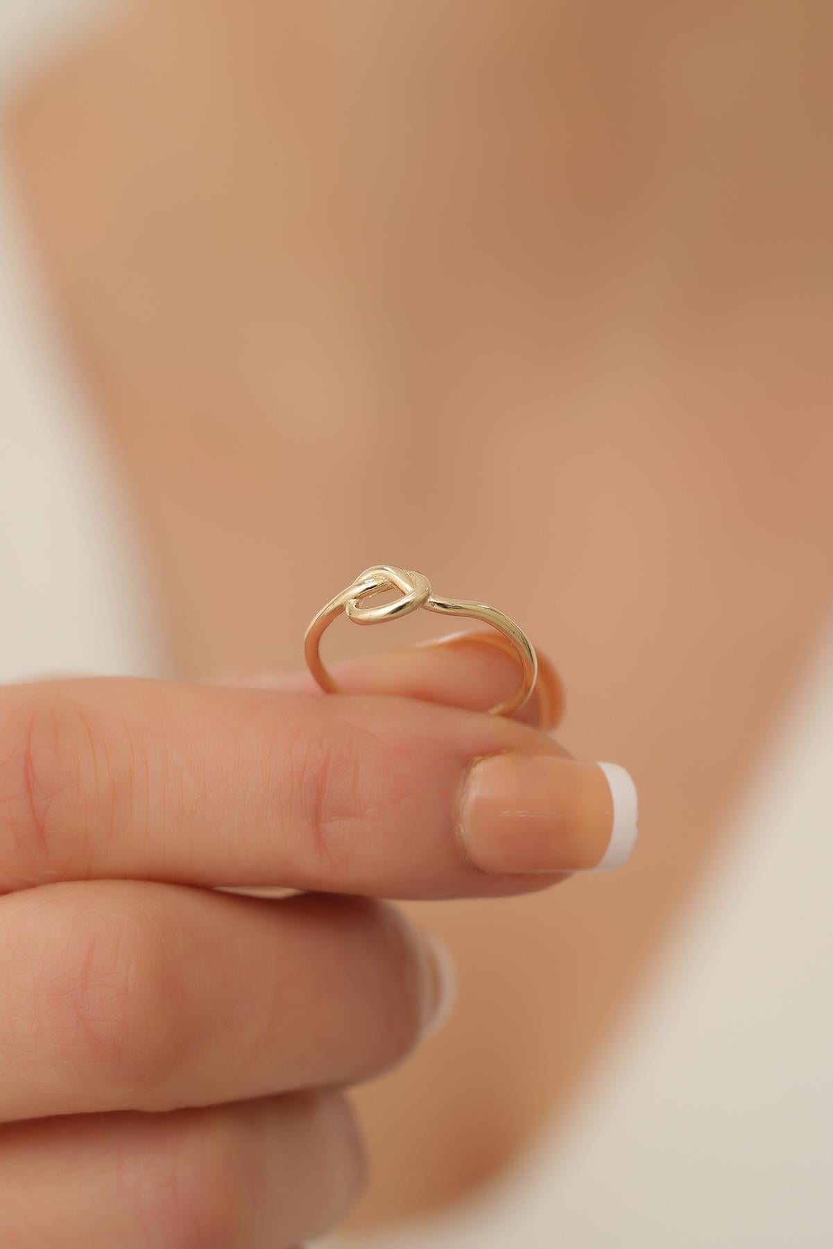 9K Gold Knot Ring 3